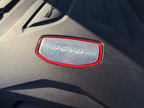 Used 2022 Porsche Cayenne Turbo image 18