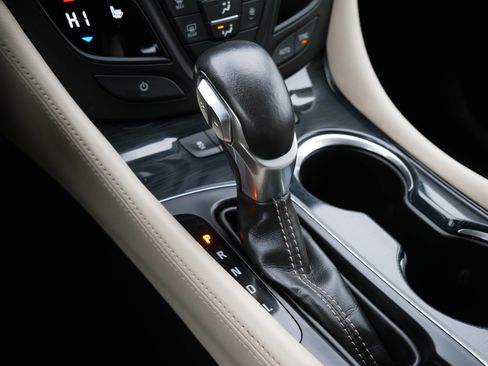 Used 2018 Buick Envision Premium image 24