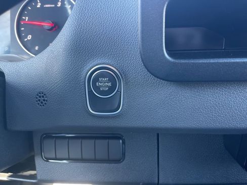 Used 2025 Mercedes-Benz Sprinter 2500 image 16