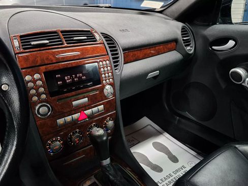 Used 2005 Mercedes-Benz SLK 55 AMG image 27