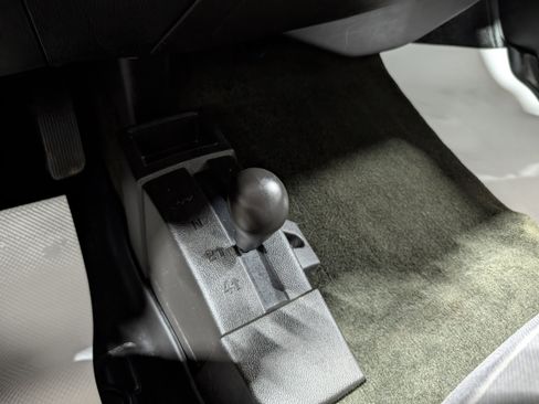 Used 2018 Chevrolet Silverado 1500 Custom w/ Custom Convenience Package image 25