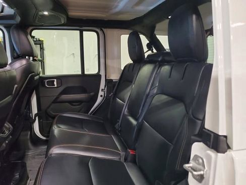 Used 2024 Jeep Wrangler Unlimited Sahara image 15