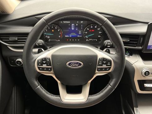 Used 2020 Ford Explorer XLT w/ Equipment Group 202A image 23