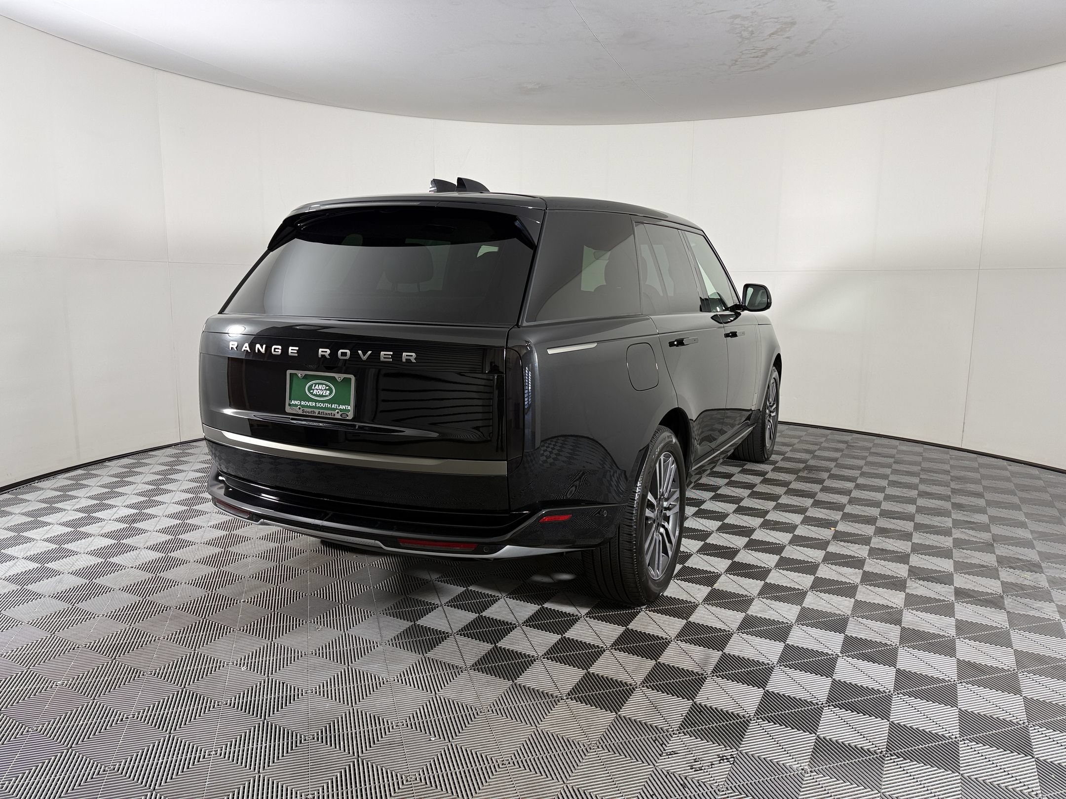 Used 2025 Land Rover Range Rover SE AWD/4WD image 9