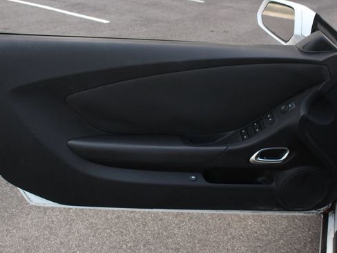 Used 2015 Chevrolet Camaro LT RWD image 15