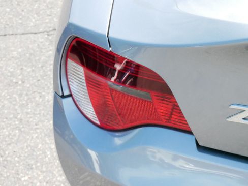 Used 2006 BMW Z4 3.0i RWD image 17