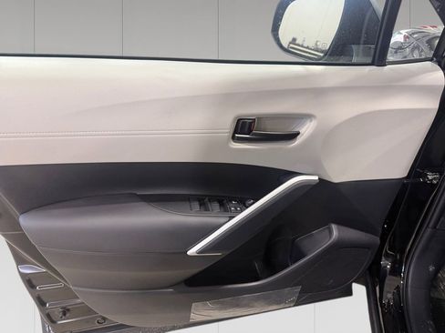 Used 2026 Toyota Corolla Cross L image 36