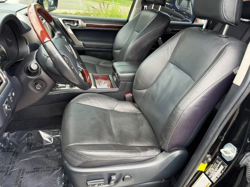 Used 2018 Lexus GX 460 Premium w/ Premium Package AWD/4WD image 4