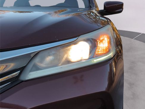 Used 2016 Honda Accord Sport image 12