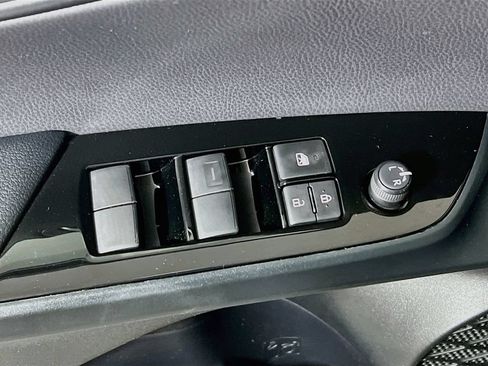 Certified 2021 Toyota Prius Prime LE w/ Carpet Mat Package (TMS) FWD image 16