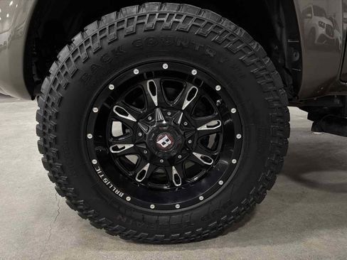 Used 2011 Toyota Tacoma 4x4 Double Cab w/ SR5 Pkg #2 image 7