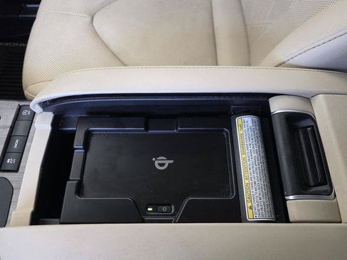 Certified 2021 Toyota Highlander Platinum FWD image 30