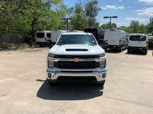 Used 2024 Chevrolet Silverado 2500 LT AWD/4WD image 6
