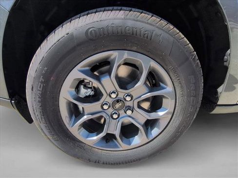 New 2025 Ford Maverick XLT image 10