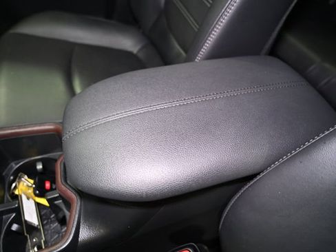 Used 2022 Toyota RAV4 Limited image 23