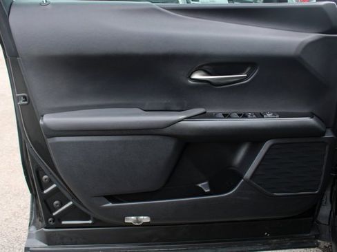 Used 2021 Lexus UX 200 w/ Accessory Package (Z1) image 10