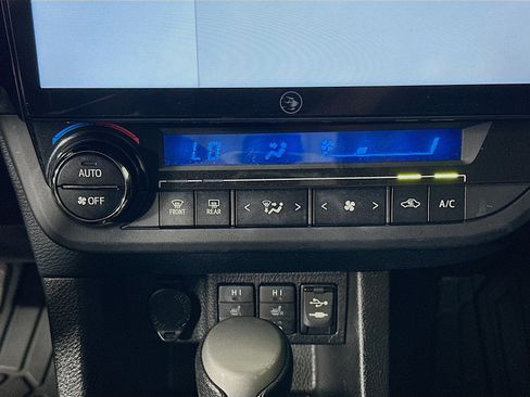 Used 2014 Toyota Corolla LE Premium FWD image 23