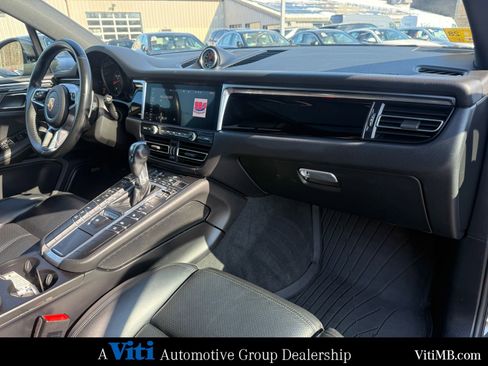 Used 2020 Porsche Macan image 30
