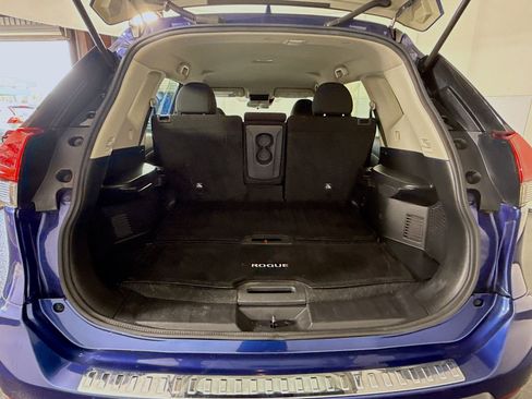 Used 2020 Nissan Rogue S FWD image 34