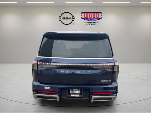 Used 2025 INFINITI QX80 Sensory image 4