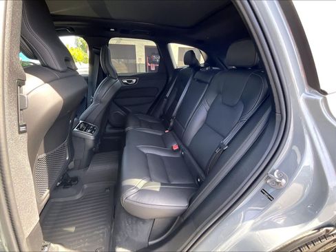 New 2026 Volvo XC60 B5 Ultra w/ Climate Package AWD/4WD image 12