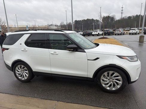 Used 2025 Land Rover Discovery S image 21