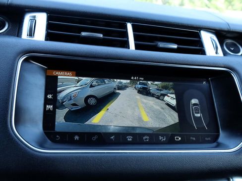 Used 2017 Land Rover Range Rover Sport SE image 20