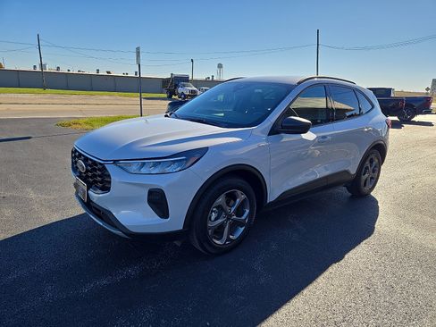 Certified 2025 Ford Escape ST-Line w/ Tech Pack #1 image 6