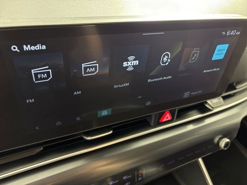 Used 2025 Kia Carnival image 29