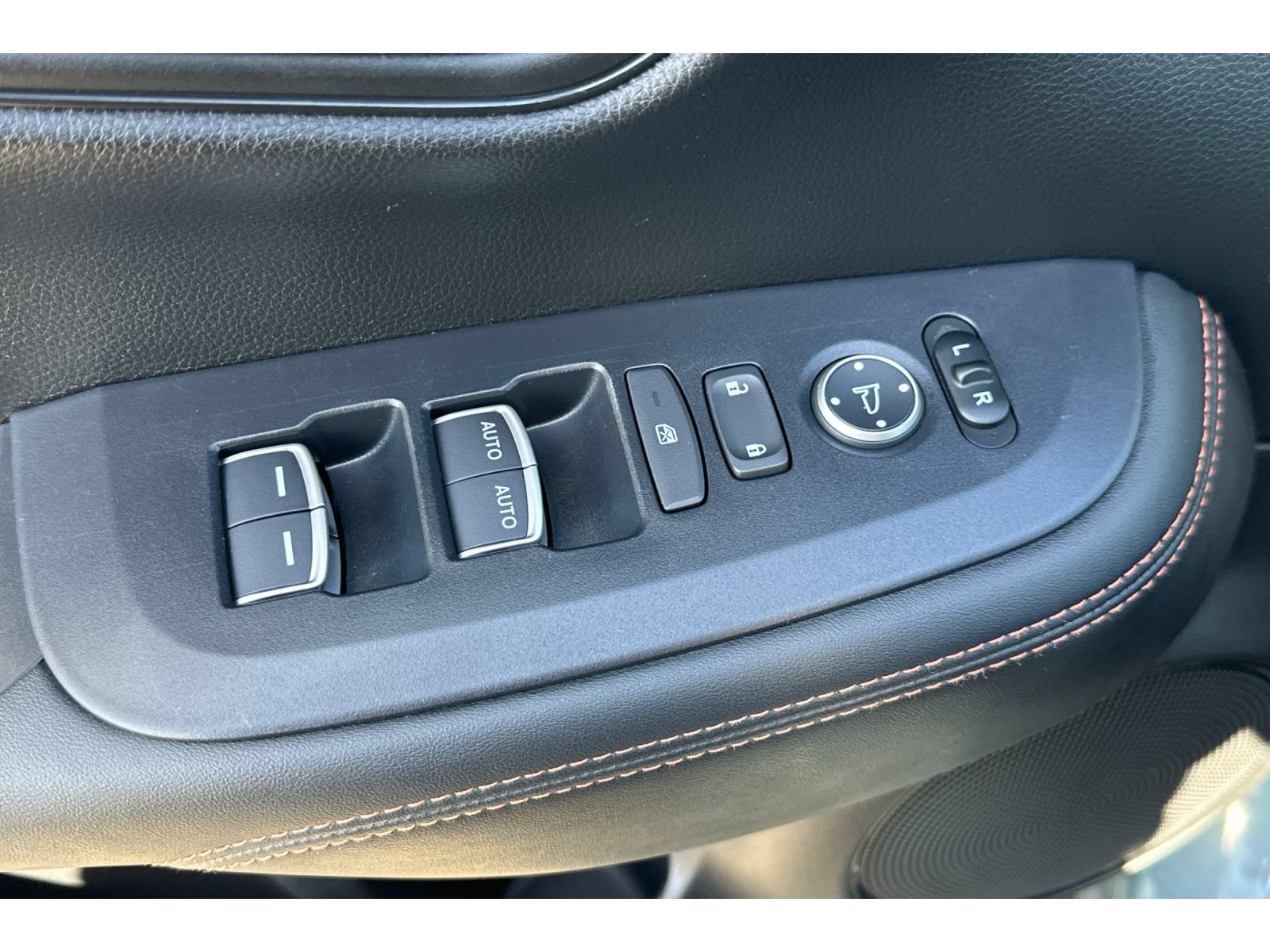 Used 2024 Honda HR-V Sport image 12