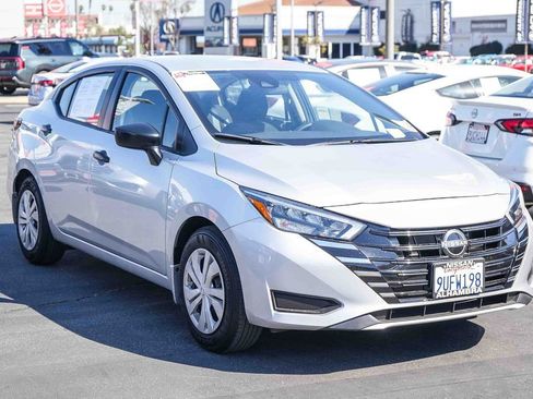 Used 2025 Nissan Versa S w/ Trunk Package FWD image 4