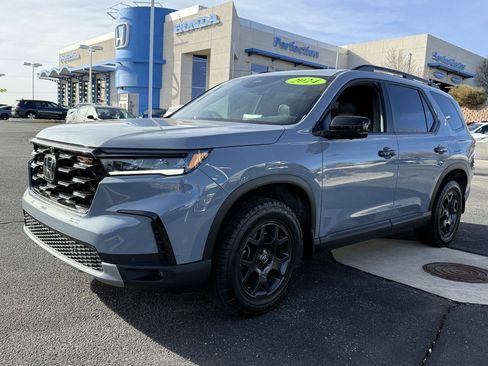 Certified 2024 Honda Pilot TrailSport image 9