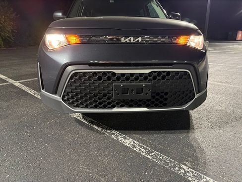 Used 2025 Kia Soul LX w/ LX Technology Package FWD image 9