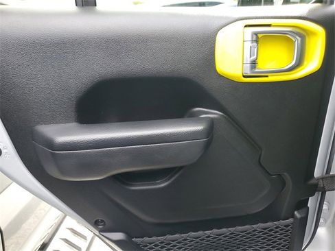 Used 2023 Jeep Wrangler Willys image 17