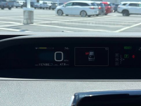 Used 2017 Toyota Prius Three Touring w/ Carpet Mat Package FWD image 19