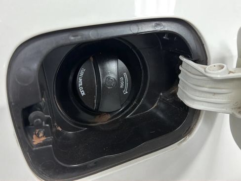 Used 2013 Volkswagen Jetta SE FWD image 24