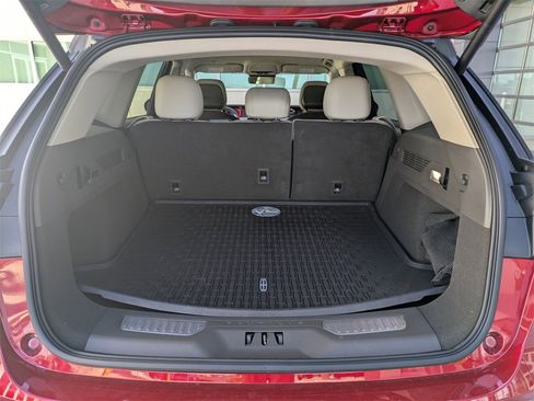 Used 2025 Lincoln Nautilus Premier image 13