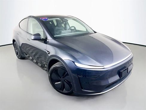Used 2026 Tesla Model Y Long Range RWD image 2