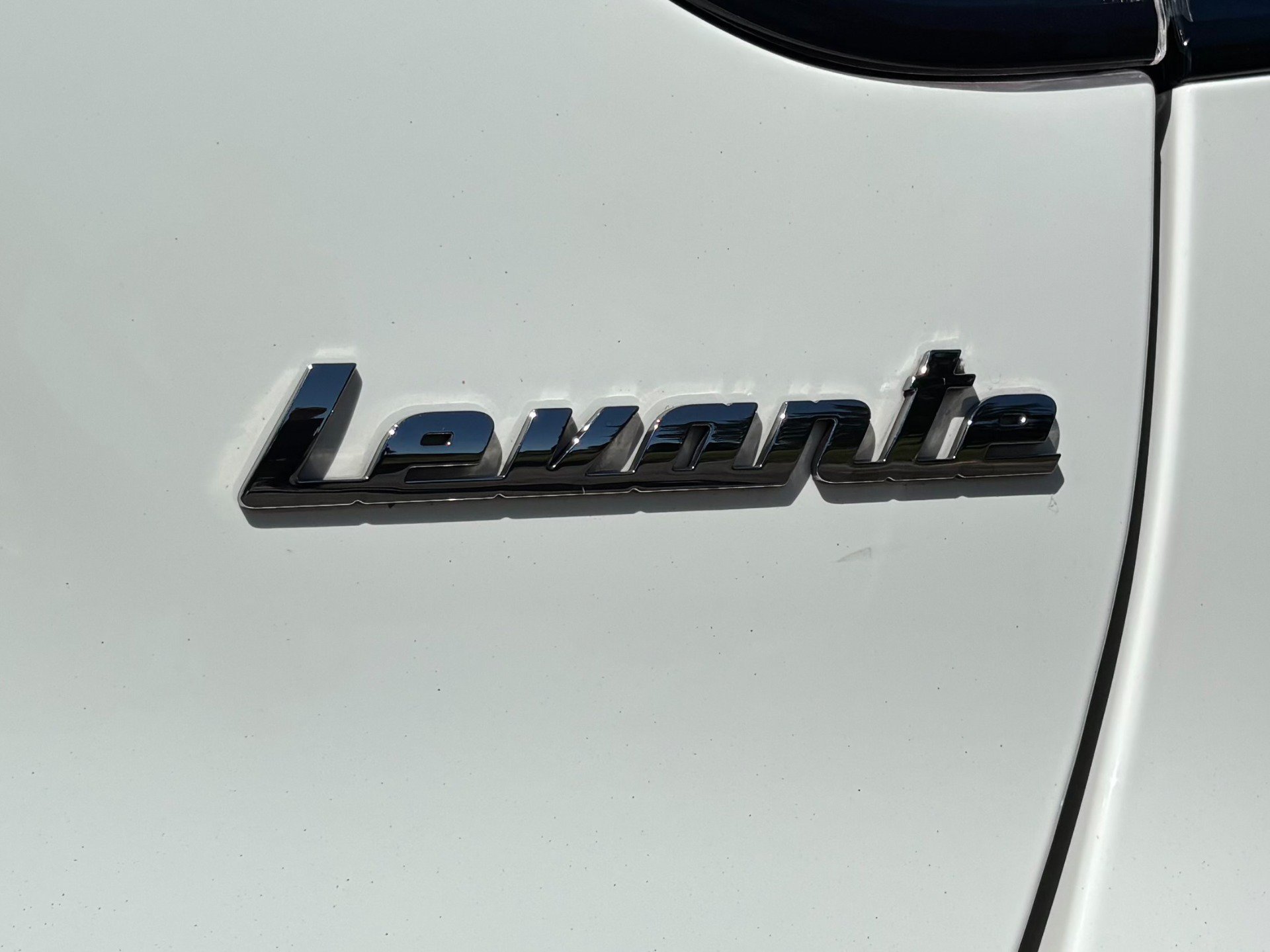 Used 2022 Maserati Levante Modena AWD/4WD image 11