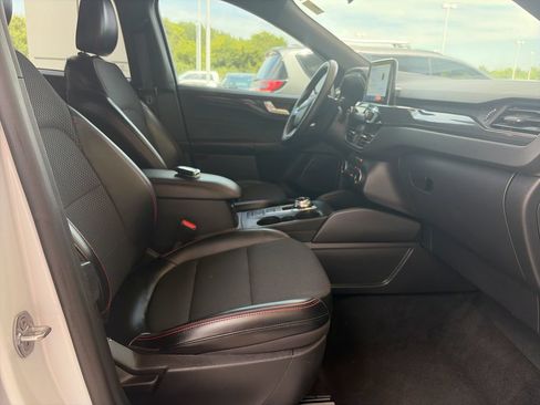 Used 2025 Ford Escape ST-Line FWD image 29