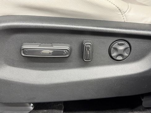 Used 2022 Honda CR-V Touring image 24