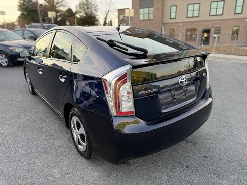 Used 2015 Toyota Prius Two image 5