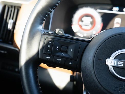 Used 2023 Nissan Pathfinder Platinum w/ Cargo Package image 28