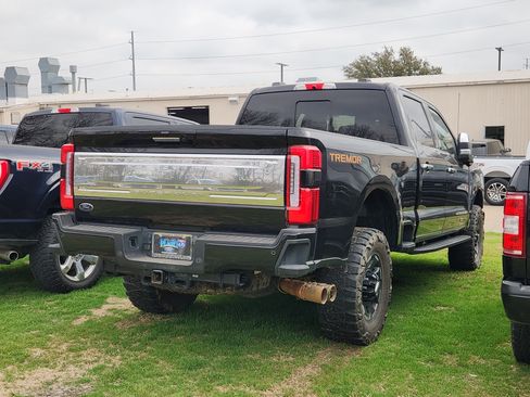 Used 2024 Ford F250 Platinum w/ Tremor Off-Road Package image 4