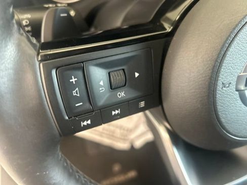 Used 2021 Nissan Rogue SV w/ Premium Package FWD image 24
