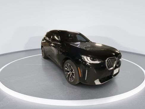 New 2026 BMW X3 xDrive30 w/ Premium Package image 2