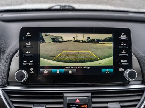 Used 2018 Honda Accord EX image 30