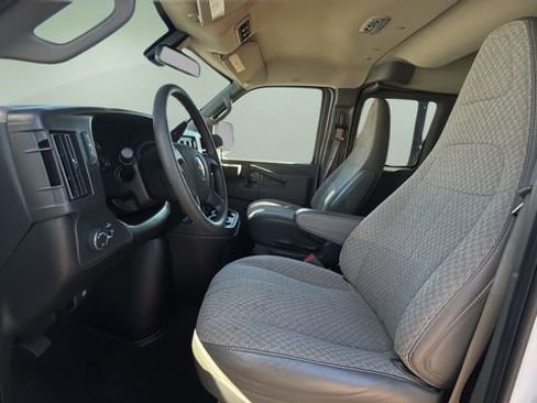 Used 2024 Chevrolet Express 3500 LT w/ LT Preferred Equipment Group RWD image 18