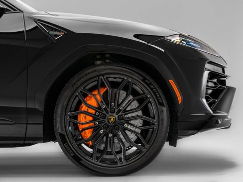Used 2026 Lamborghini Urus SE AWD/4WD image 21