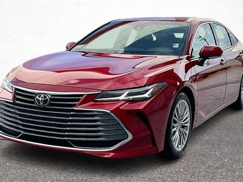 Used 2021 Toyota Avalon Limited image 4